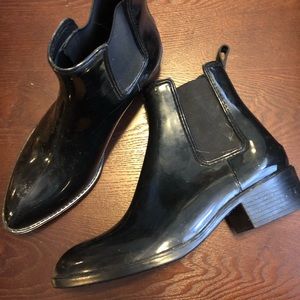 Super cute rain booties